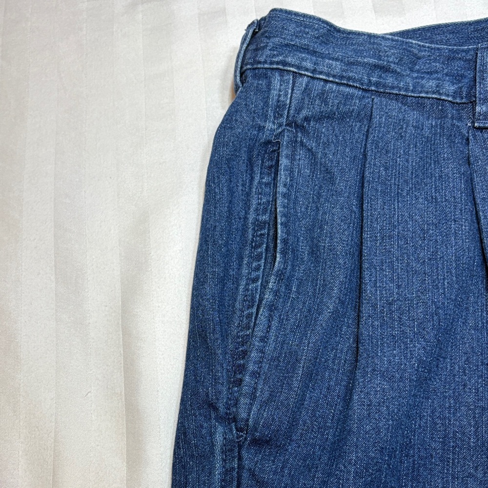 Club Room Dark Blue Jean Shorts Wrinkle Resistant Sz 36 - Picture 4 of 8